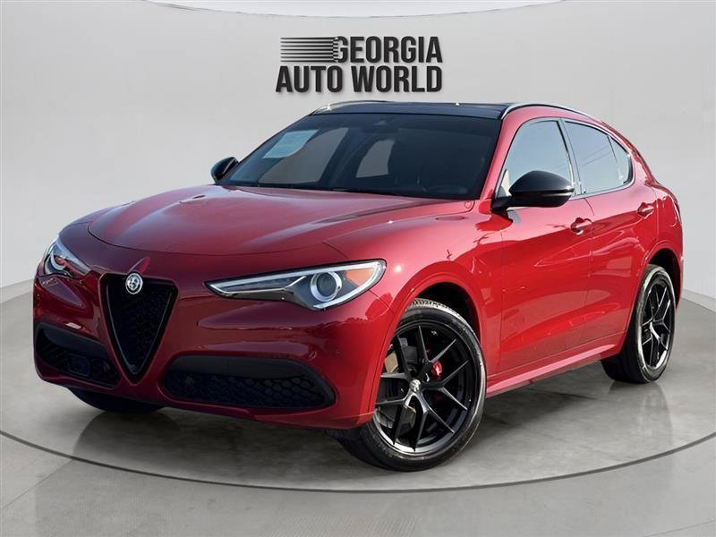 Used 2021 Alfa Romeo Stelvio Ti w/ Premium Package AWD/4WD image 5