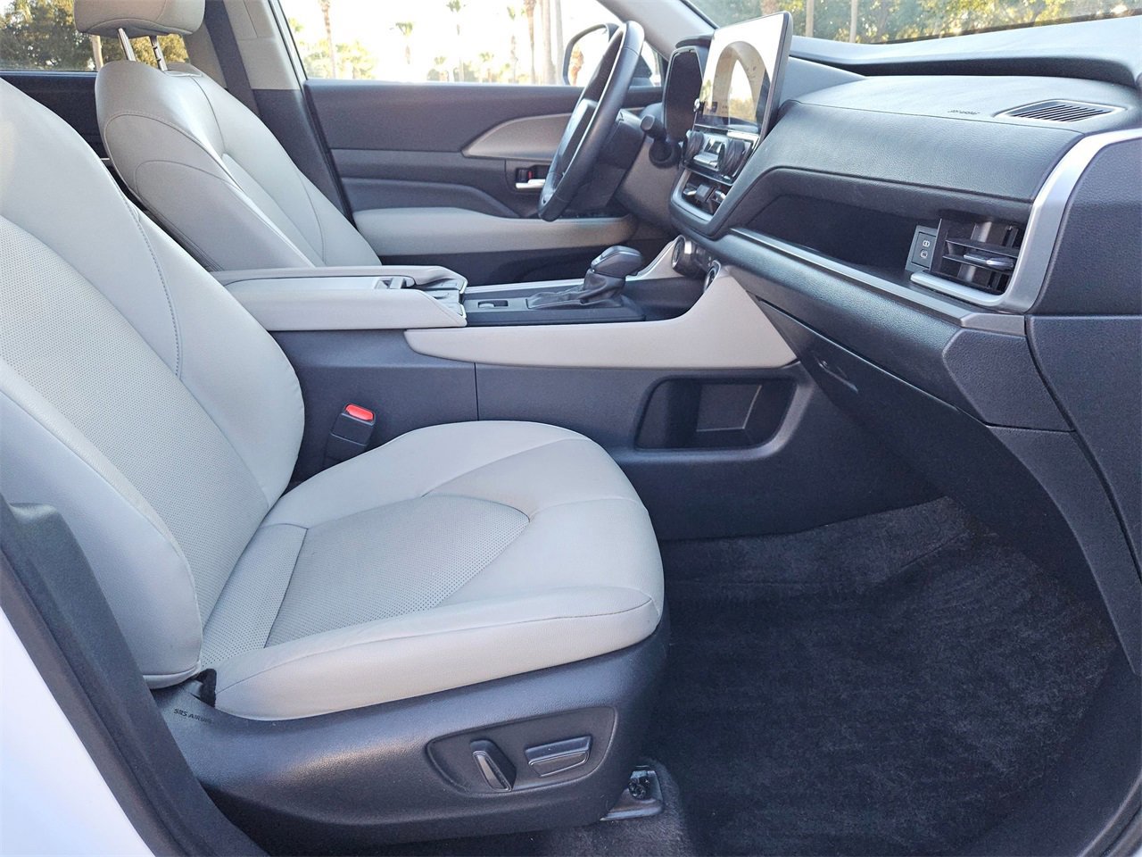 Used 2024 Toyota Grand Highlander XLE image 24