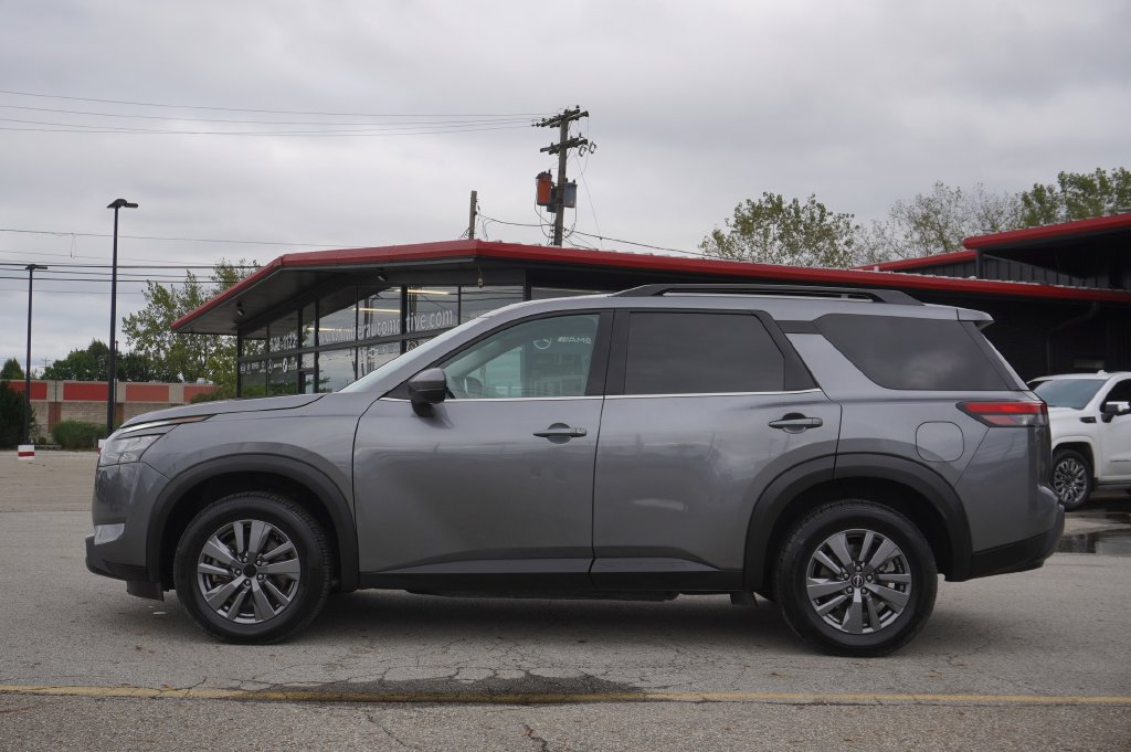 Used 2025 Nissan Pathfinder SV AWD/4WD image 4