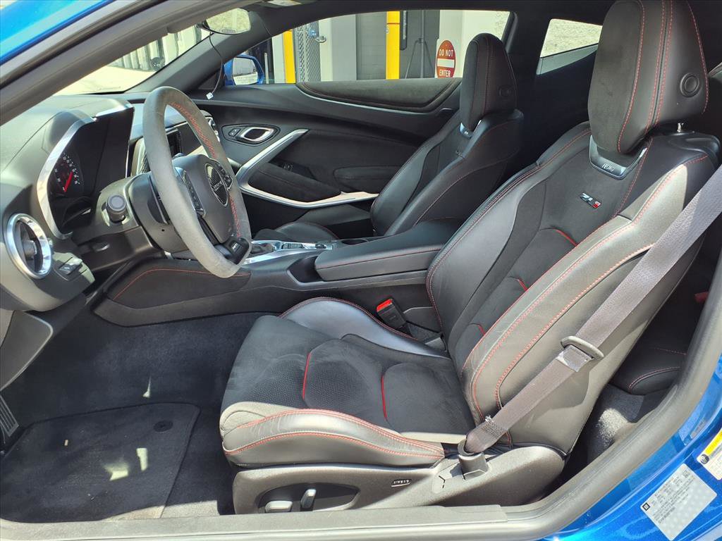 Used 2017 Chevrolet Camaro ZL1 RWD image 14