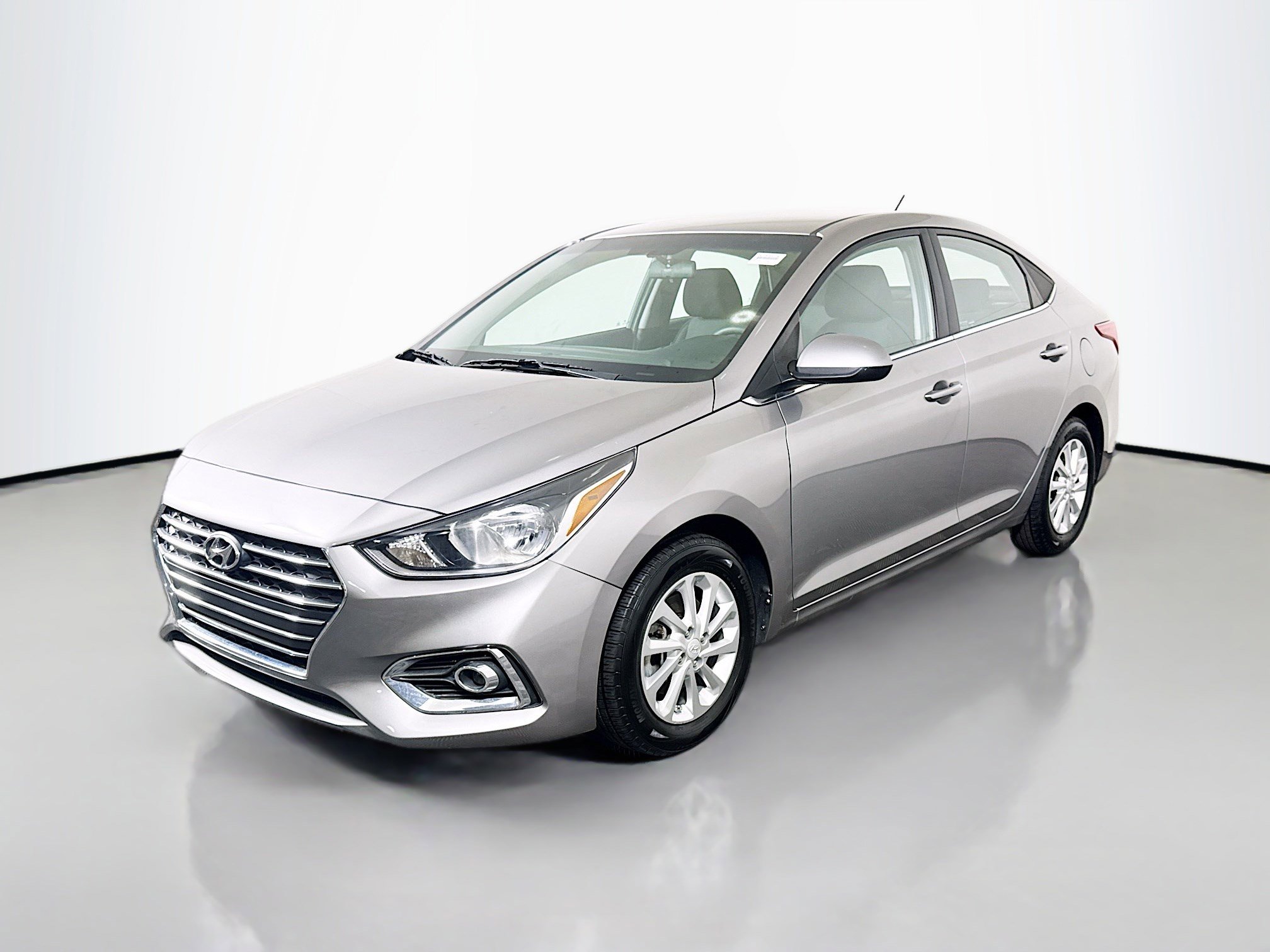 Used 2022 Hyundai Accent SEL image 4