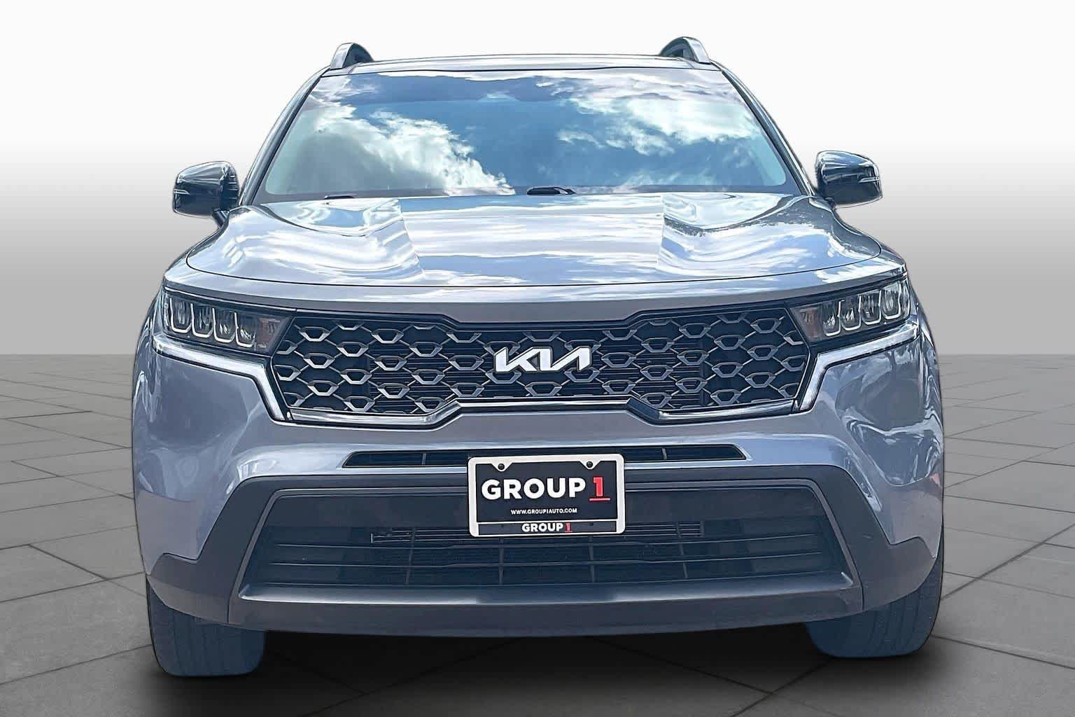 Used 2022 Kia Sorento S w/ Panoramic Sunroof Package AWD/4WD image 4