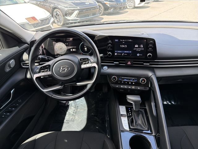 Used 2021 Hyundai Elantra SEL w/ Convenience Package image 22