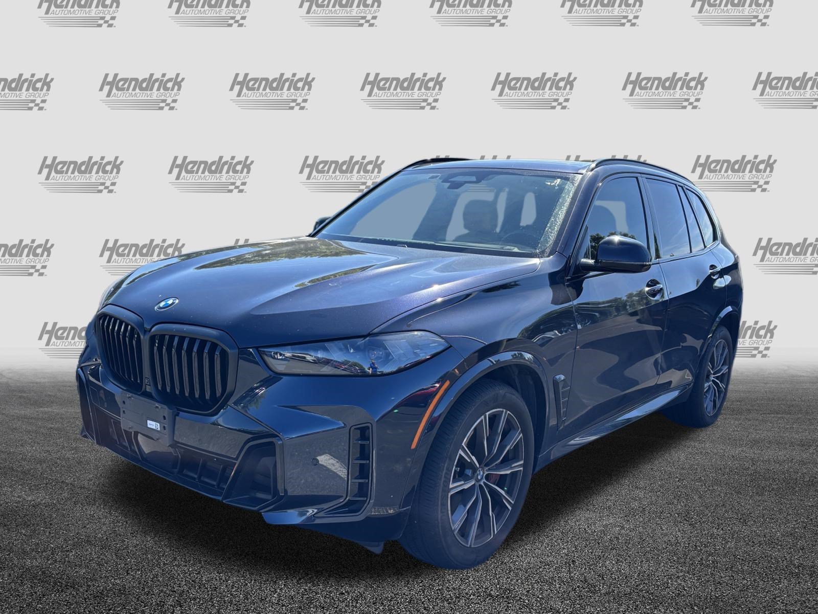 Certified 2024 BMW X5 xDrive40i w/ M Sport Package AWD/4WD image 5