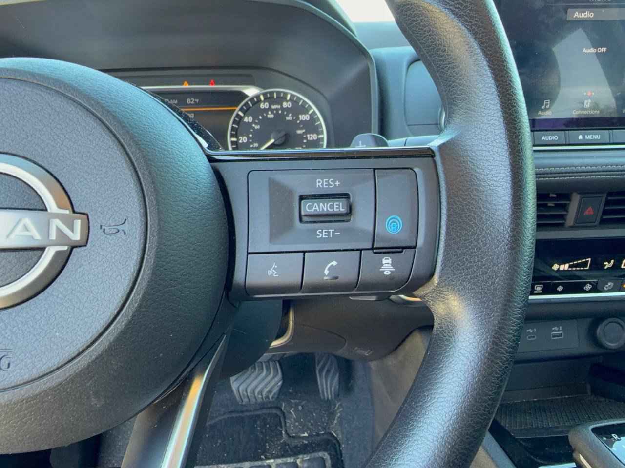 Used 2023 Nissan Rogue SV AWD/4WD image 19