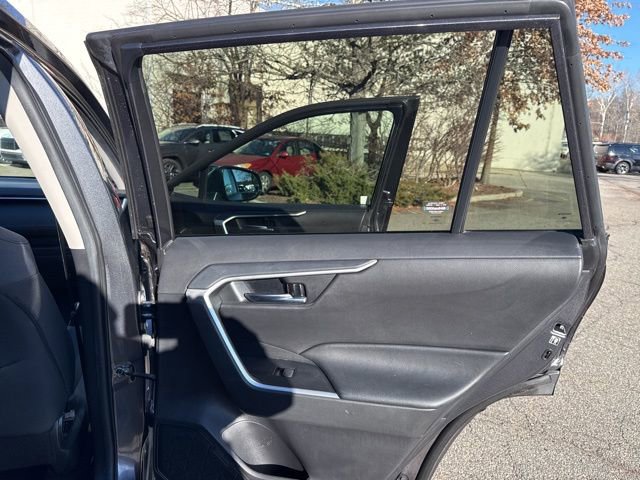 Used 2020 Toyota RAV4 XLE w/ All Weather Liner Package image 31