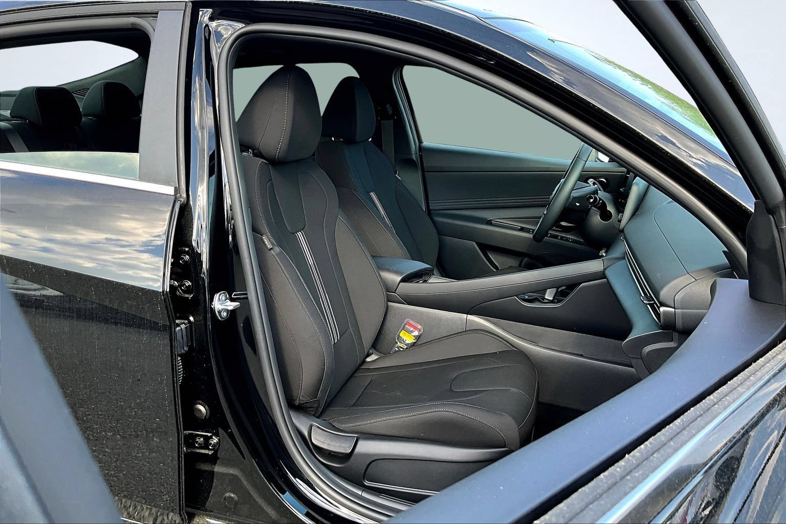 New 2026 Hyundai Elantra SEL Sport FWD image 9