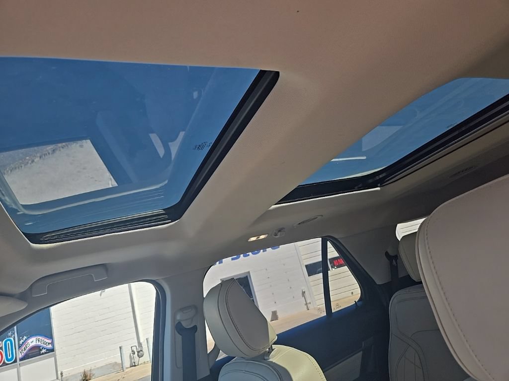 Used 2018 Ford Explorer Platinum AWD/4WD image 23