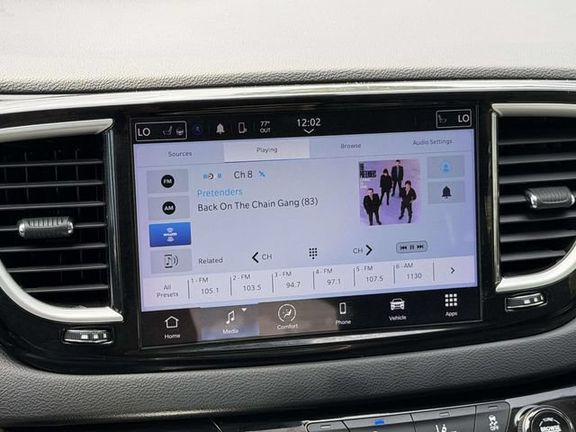 Used 2023 Chrysler Pacifica Touring-L FWD image 19