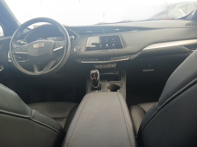 Used 2021 Cadillac XT4 Premium Luxury w/ Cold Weather Package FWD image 13