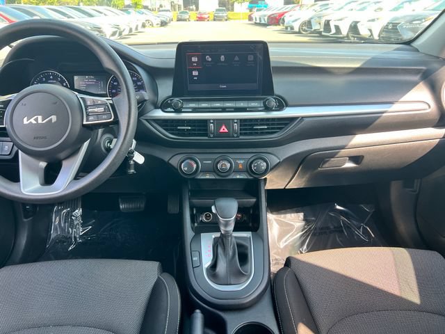 Used 2024 Kia Forte LXS w/ LXS Technology Package FWD image 16