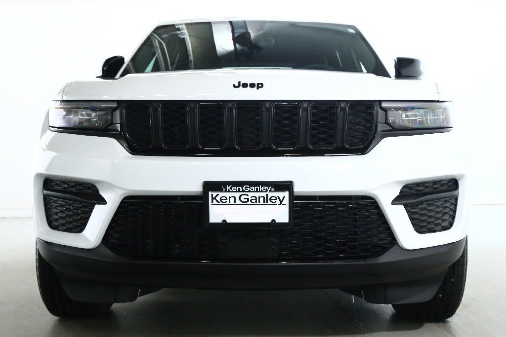 Used 2025 Jeep Grand Cherokee Altitude image 6
