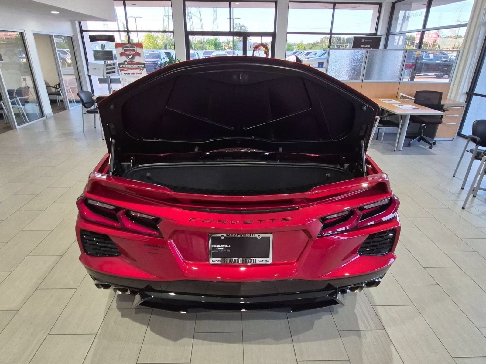 Used 2023 Chevrolet Corvette Stingray Premium Conv w/ Z51 Performance Package RWD image 4