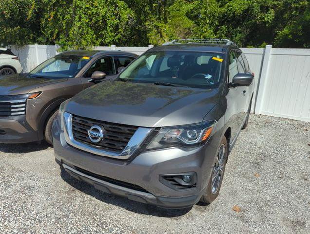Certified 2018 Nissan Pathfinder Platinum w/ Cargo Package AWD/4WD image 5