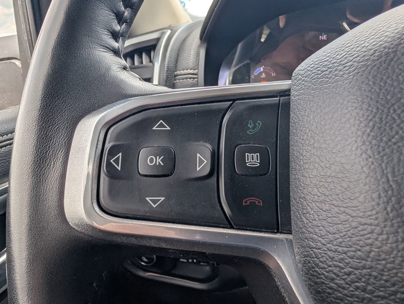 Used 2024 RAM 2500 Laramie w/ Safety Group AWD/4WD image 17