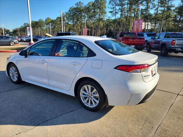 Certified 2025 Toyota Corolla LE image 3