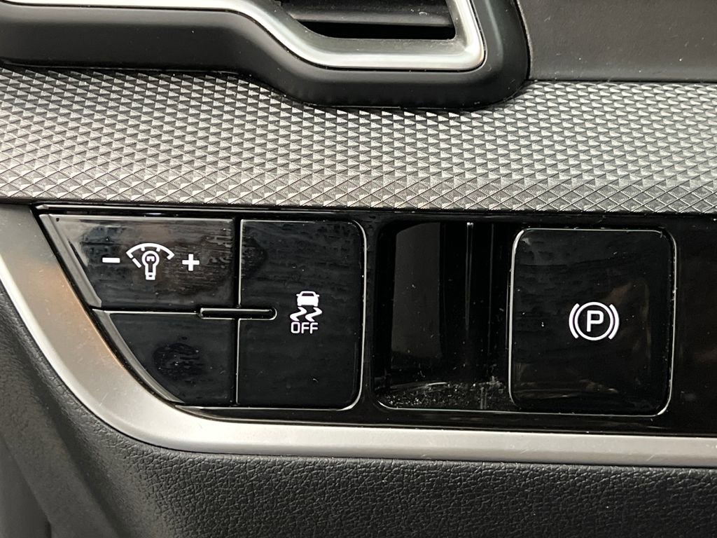 Used 2024 Kia Sportage LX image 41