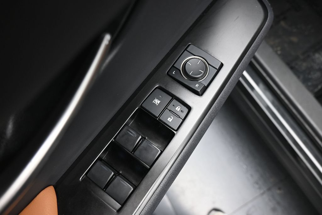 Used 2021 Lexus UX 200 w/ Accessory Package (Z2) FWD image 19