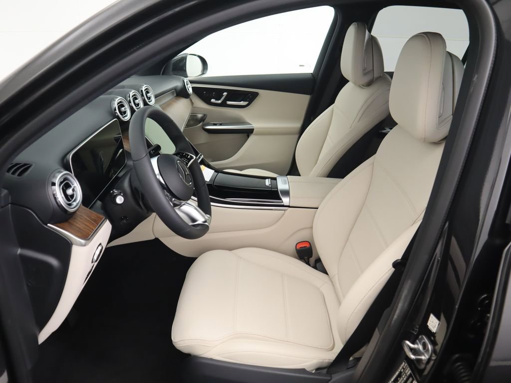 Used 2026 Mercedes-Benz GLC 300 4MATIC image 21