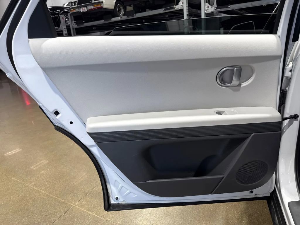 Used 2024 Hyundai Ioniq 5 SE image 20