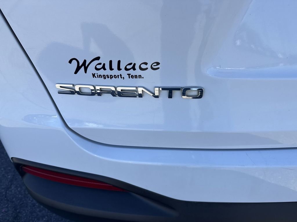 Used 2016 Kia Sorento LX image 7