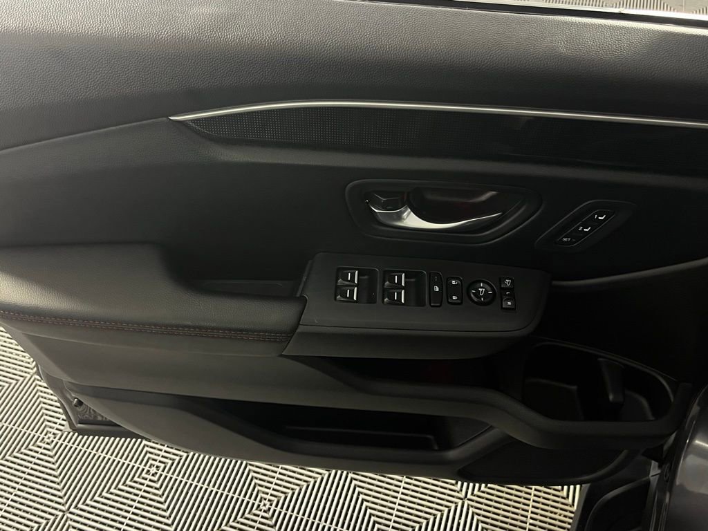 Used 2025 Honda Pilot Black Edition image 25