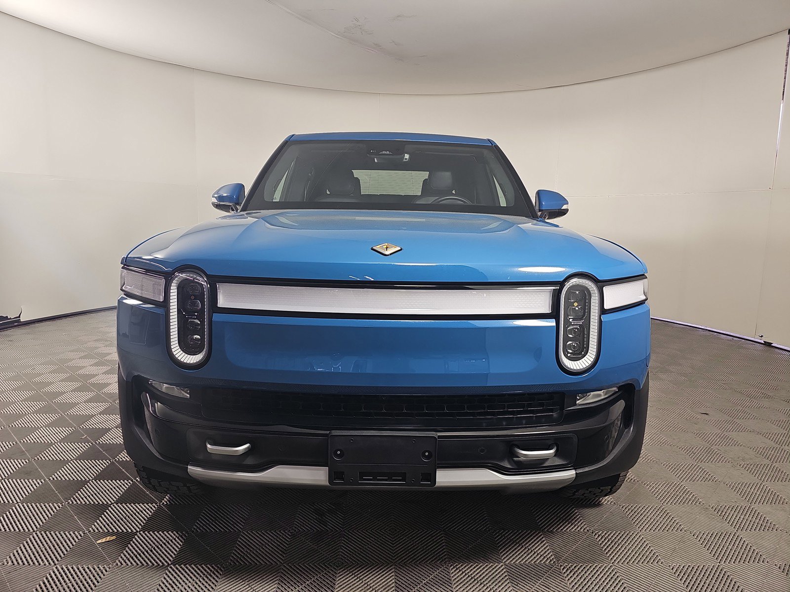 Used 2024 Rivian R1T Adventure AWD/4WD image 8