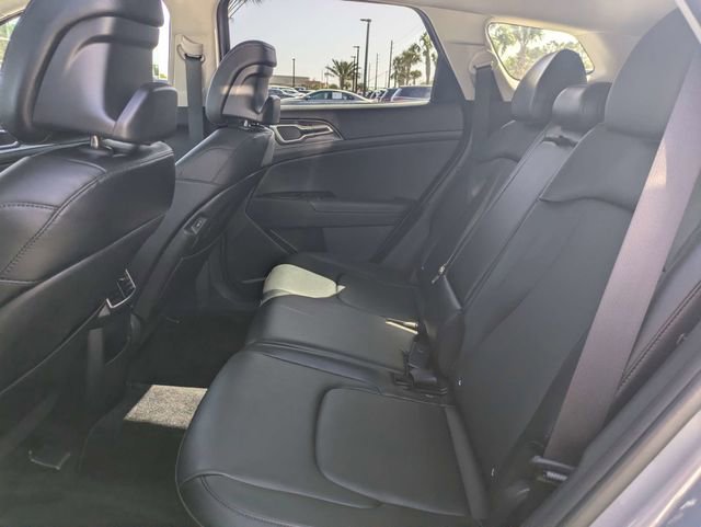 Used 2025 Kia Sportage EX image 13
