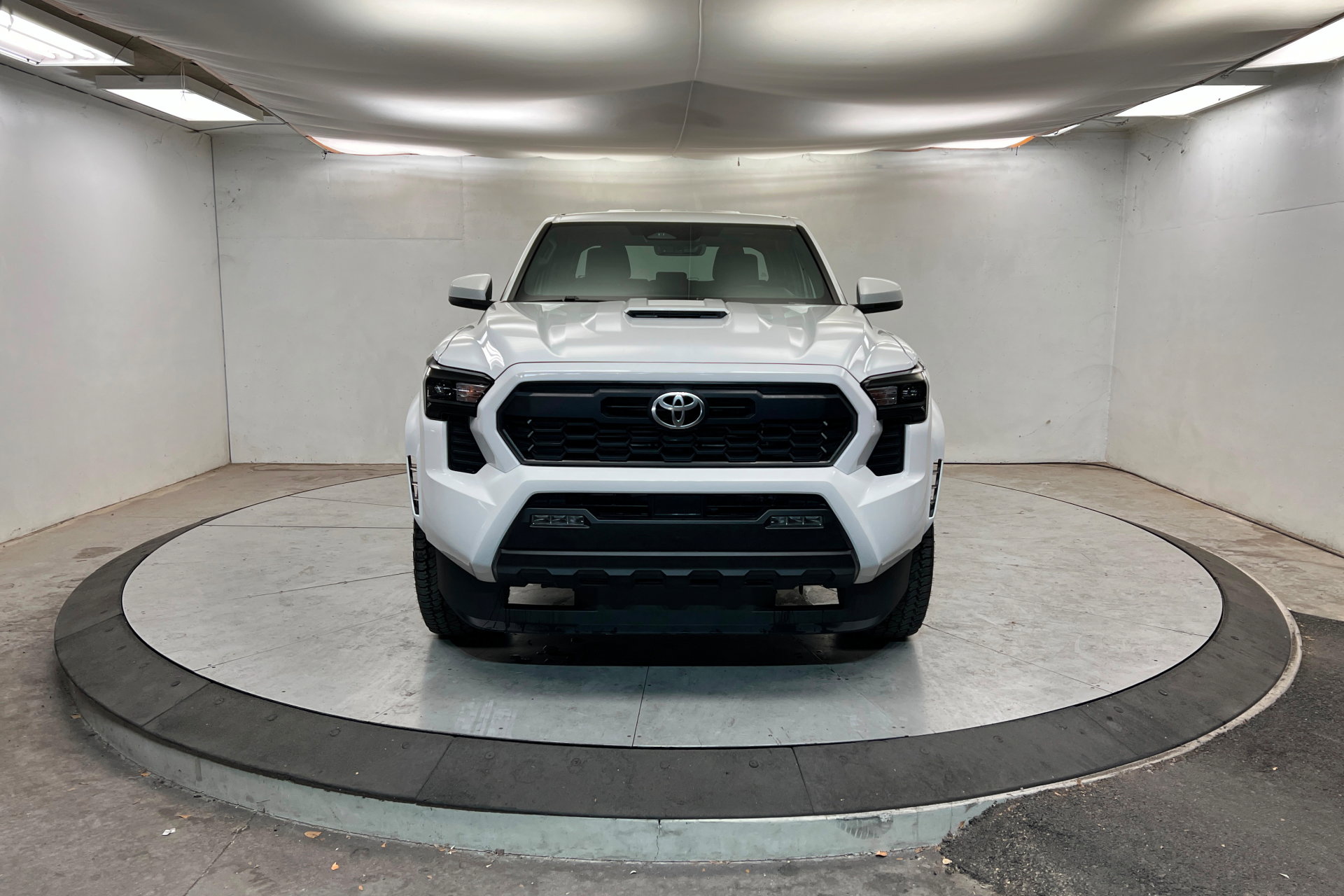 Used 2024 Toyota Tacoma TRD Sport image 8