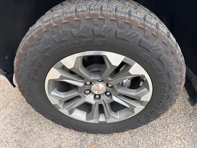 Certified 2025 Chevrolet Silverado 1500 High Country w/ Technology Package image 37