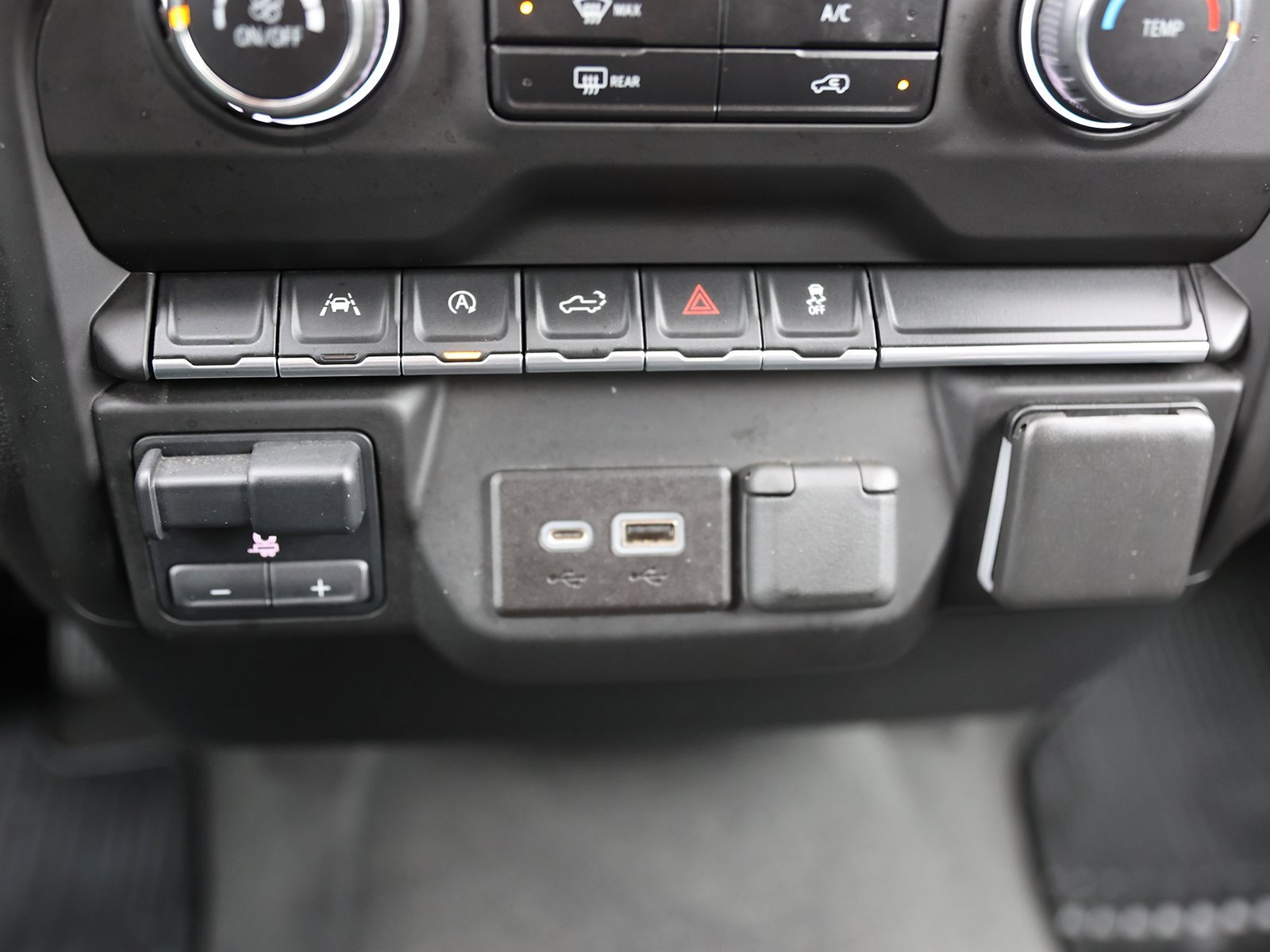 Used 2023 Chevrolet Silverado 1500 Custom image 30