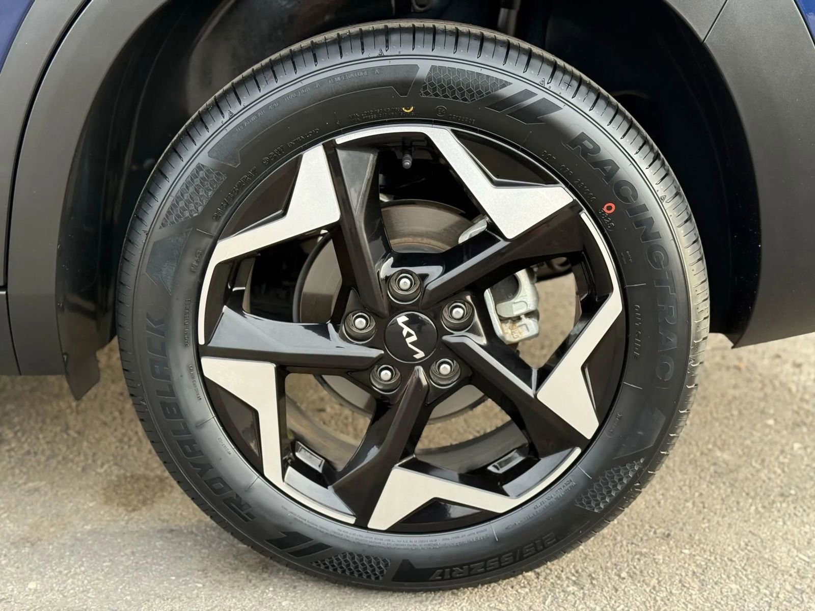 Used 2024 Kia Seltos EX image 12