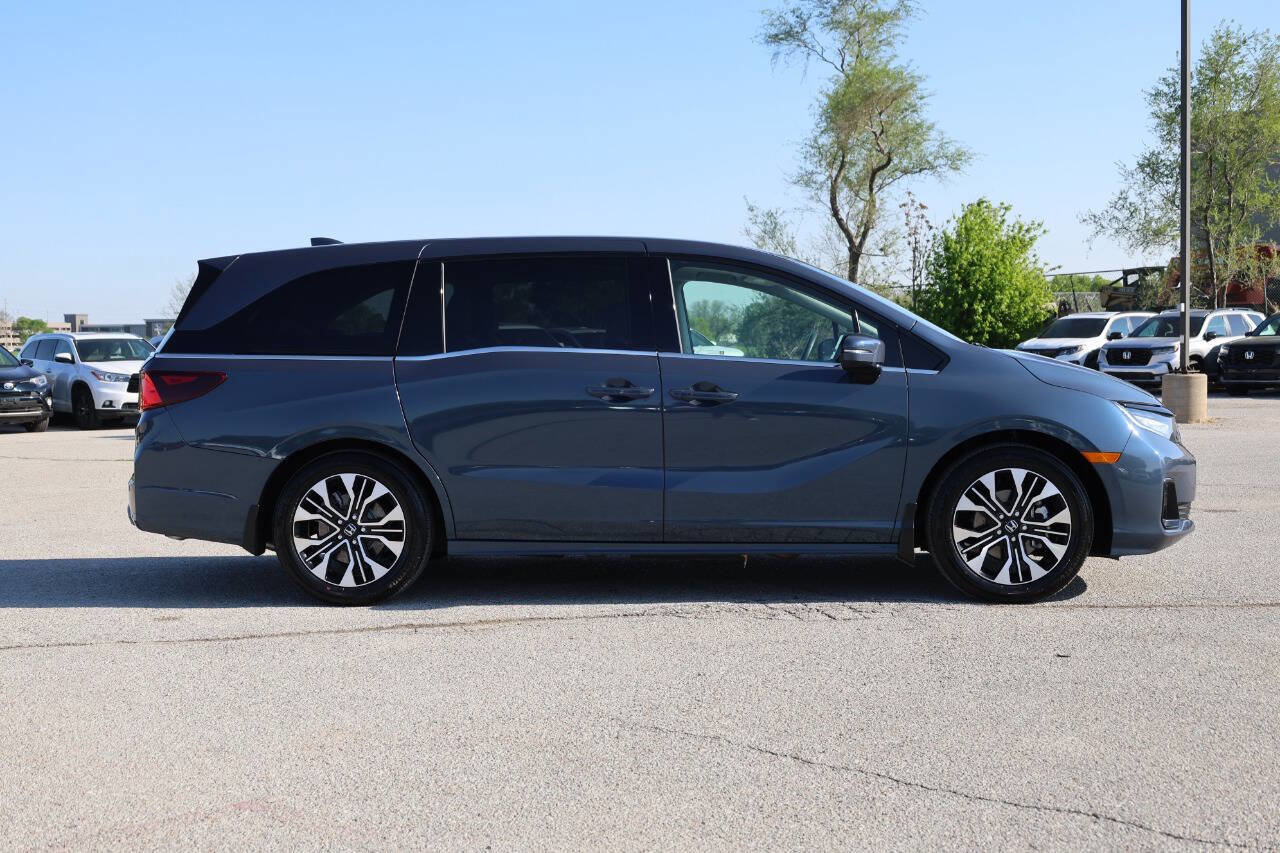Used 2025 Honda Odyssey Elite image 7