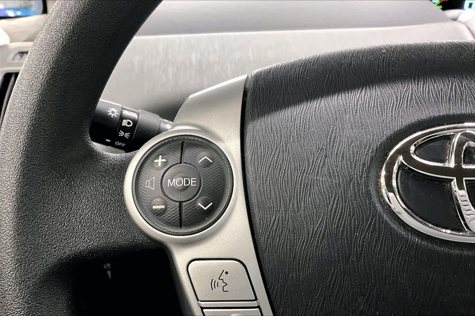Used 2012 Toyota Prius V Five FWD image 22