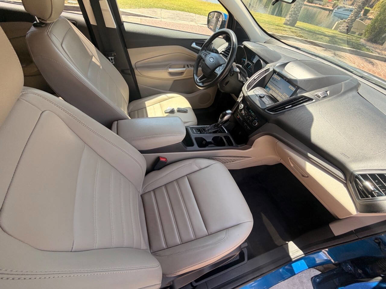 Used 2019 Ford Escape SEL FWD image 18