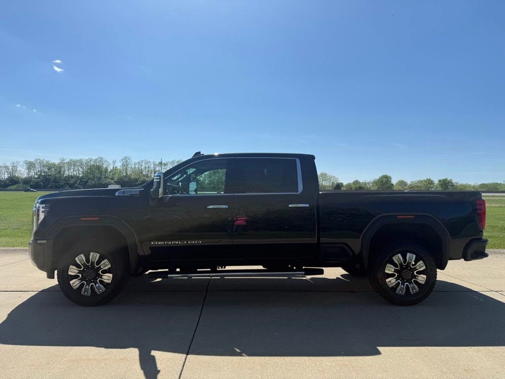 Used 2024 GMC Sierra 2500 Denali w/ Denali Reserve Package image 9
