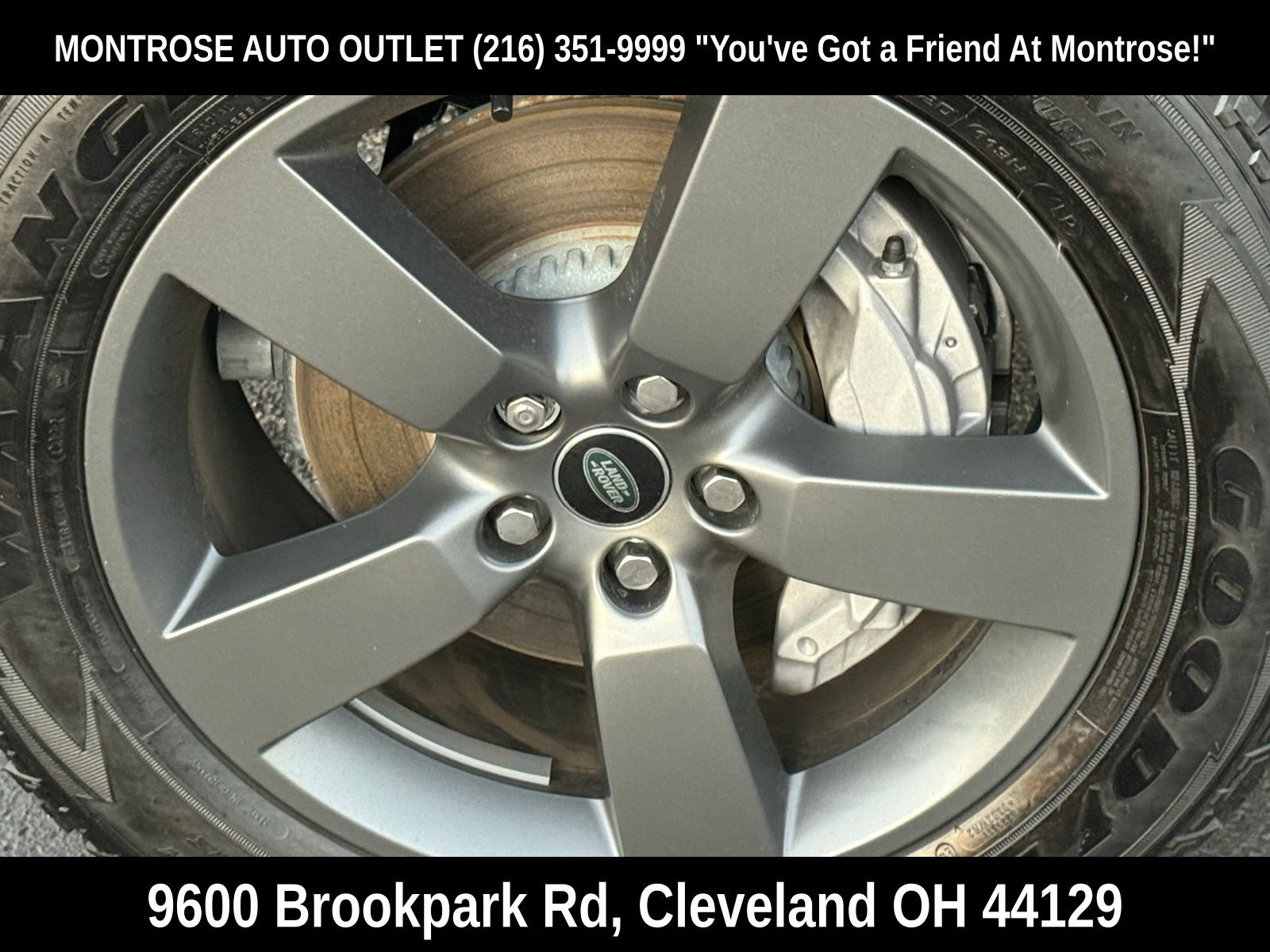 New 2025 Land Rover Defender 90 S image 10