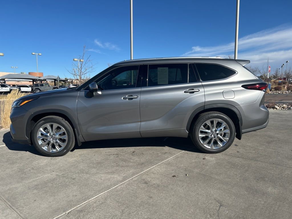 Used 2026 Toyota Highlander Limited image 38