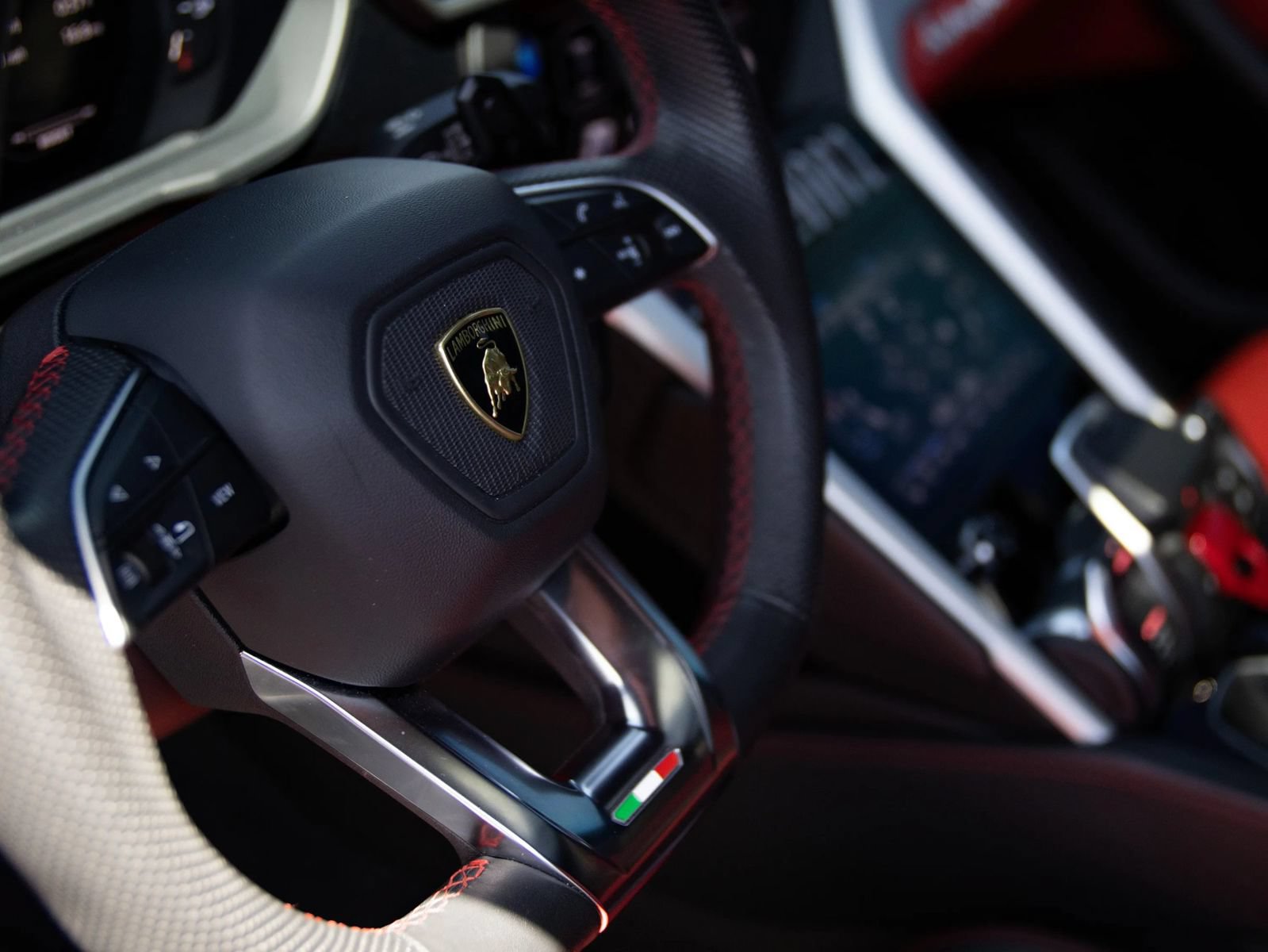 Used 2019 Lamborghini Urus AWD/4WD image 60