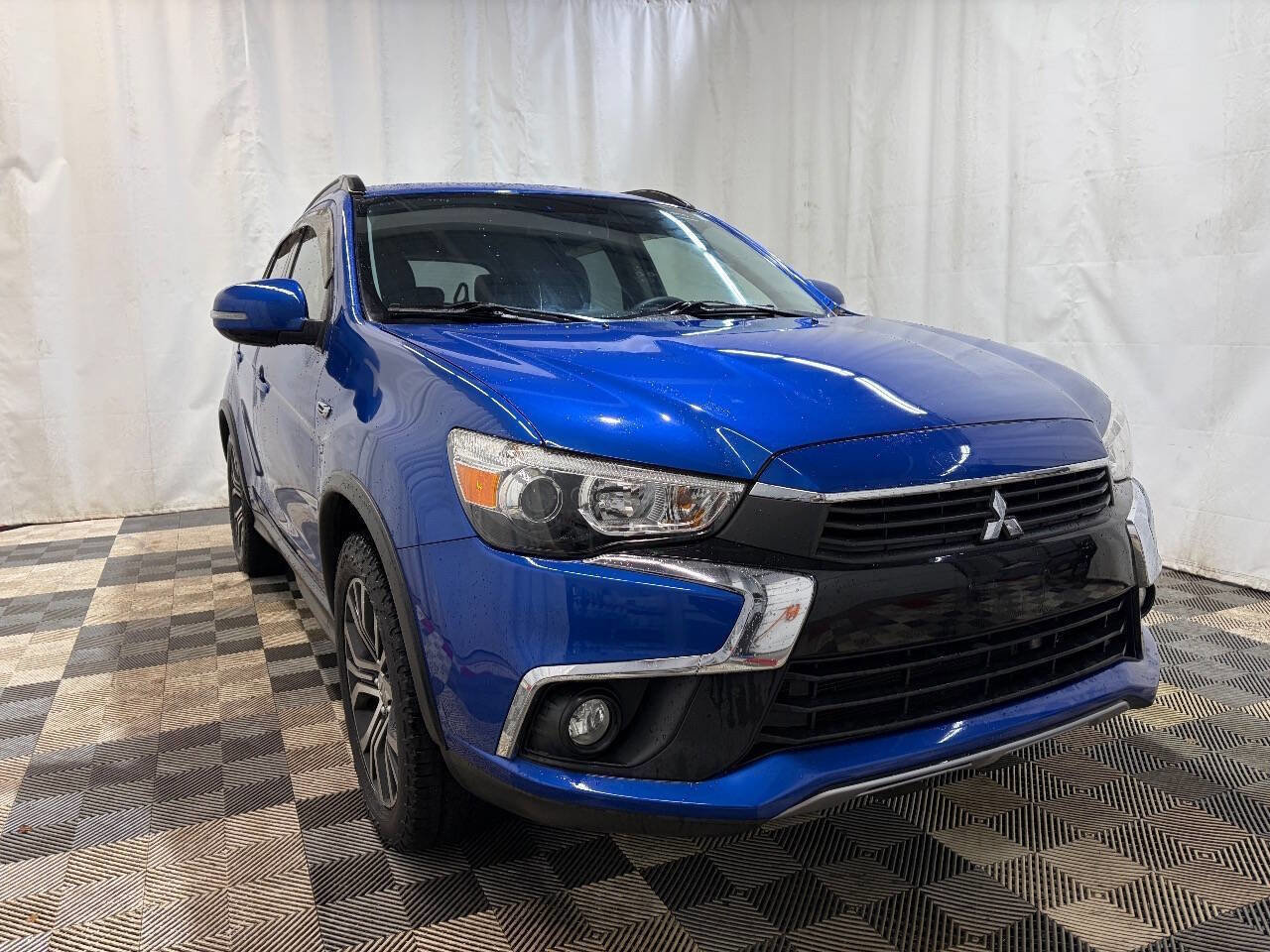 Used 2016 Mitsubishi Outlander Sport SEL AWD/4WD image 3