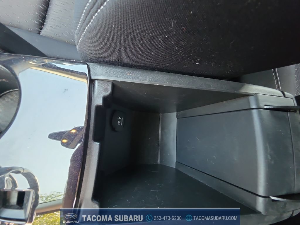 Used 2017 INFINITI QX30 FWD image 23