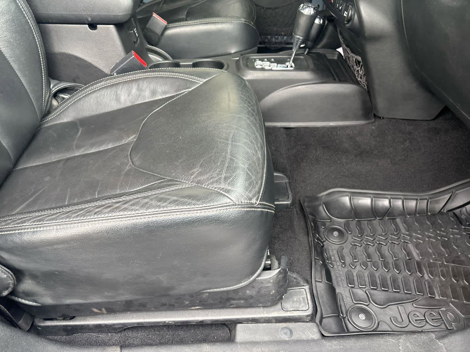 Used 2015 Jeep Wrangler Rubicon w/ Dual Top Group image 31