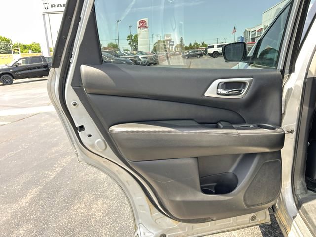 Used 2017 Nissan Pathfinder SL w/ SL Tech Package AWD/4WD image 46