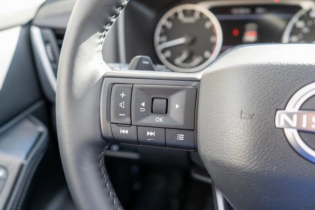 Certified 2025 Nissan Rogue SV image 24