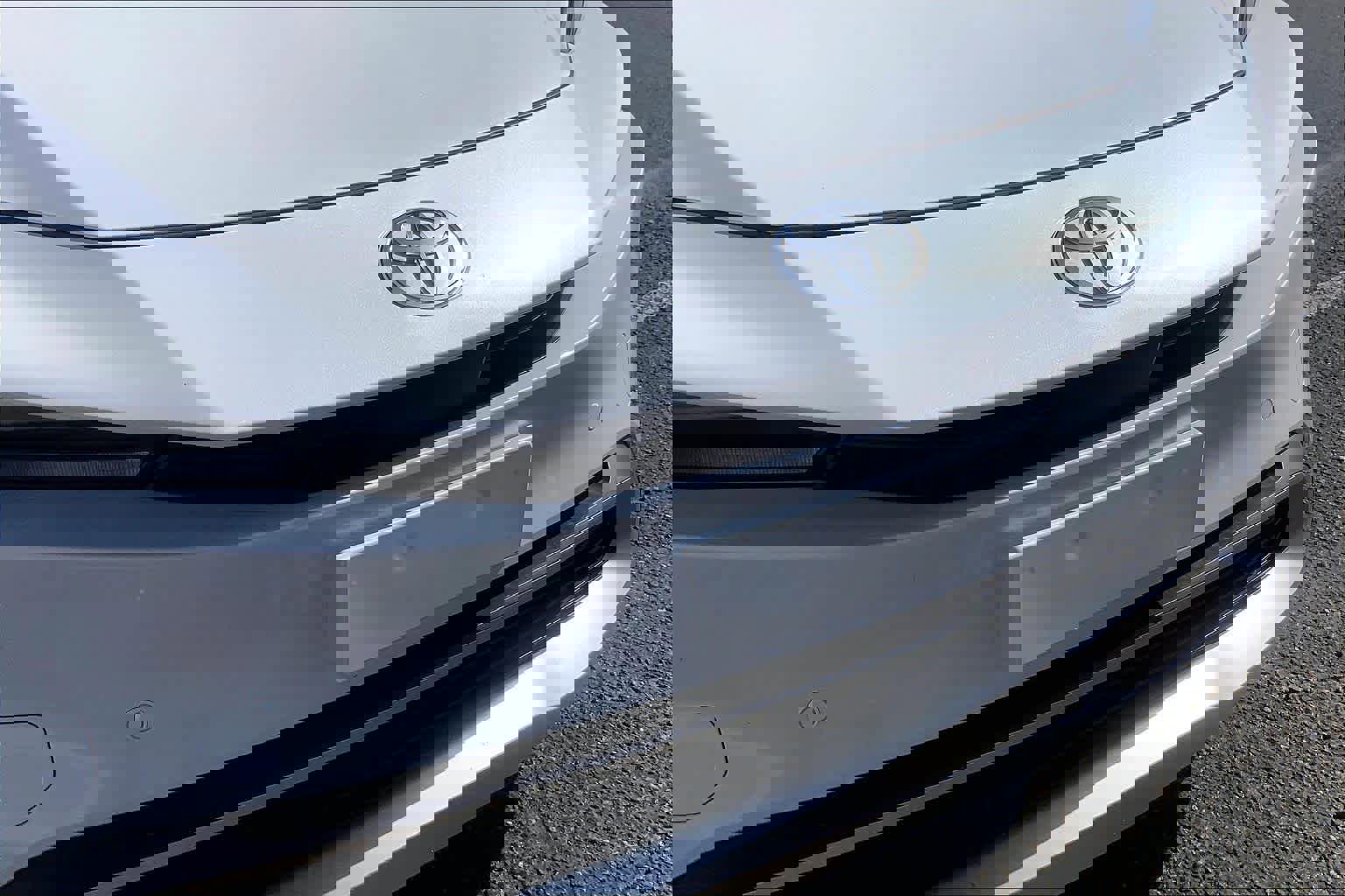 Used 2025 Toyota Prius Plug-In Hybrid image 29