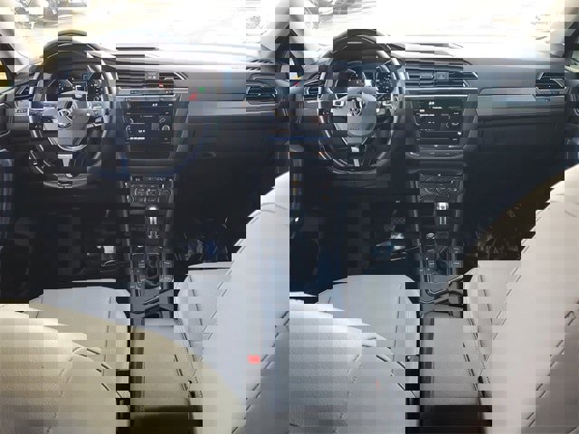 Used 2018 Volkswagen Tiguan SE image 13