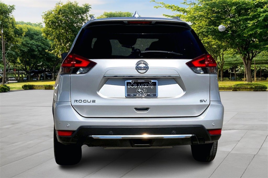 Used 2019 Nissan Rogue SV w/ Premium Package image 5