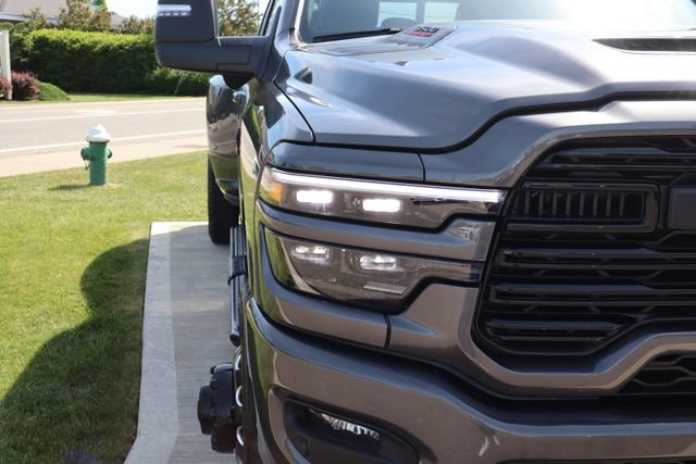 Used 2025 RAM 3500 Laramie AWD/4WD image 6