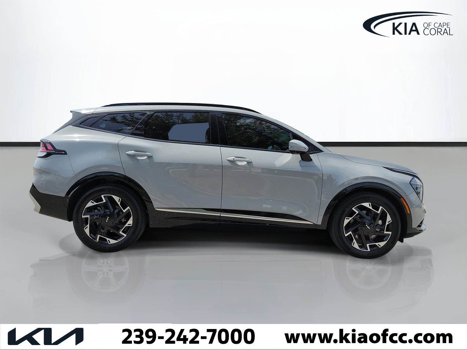 Certified 2025 Kia Sportage SX FWD image 3