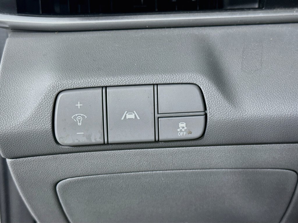 Used 2023 Hyundai Elantra SEL w/ Convenience Package FWD image 10